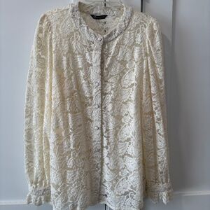 Pretty Garden  Cream Lace Top size M